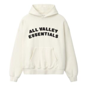 Read more about the article Hoodie Essentials Outfits: From Casual Errands to Night Out