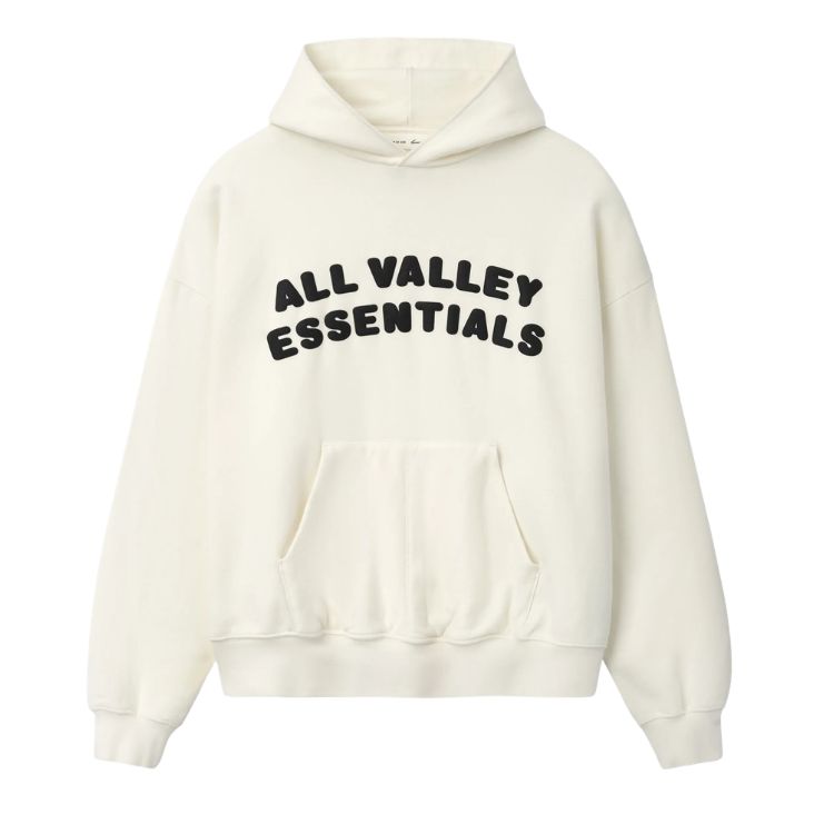 You are currently viewing Hoodie Essentials Outfits: From Casual Errands to Night Out