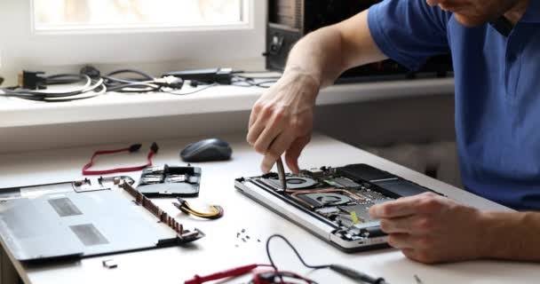 Read more about the article How to Choose the Best Computer Repair Service in Grants Pass