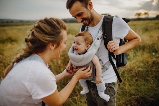 You are currently viewing Is a Baby Carrier Safe for a Newborn’s Neck and Hips?